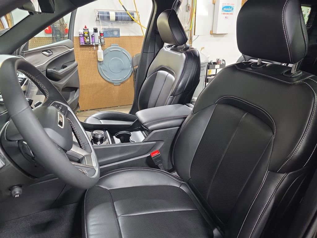 Used 2024 Jeep Grand Cherokee L Limited w/ Luxury Tech Group II image 17