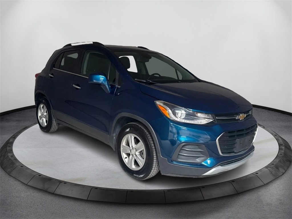 Used 2020 Chevrolet Trax LT w/ LT Convenience Package image 3