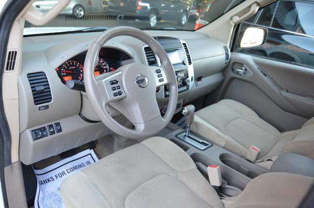 Used 2014 Nissan Frontier SV w/ SV Value Truck Package image 15