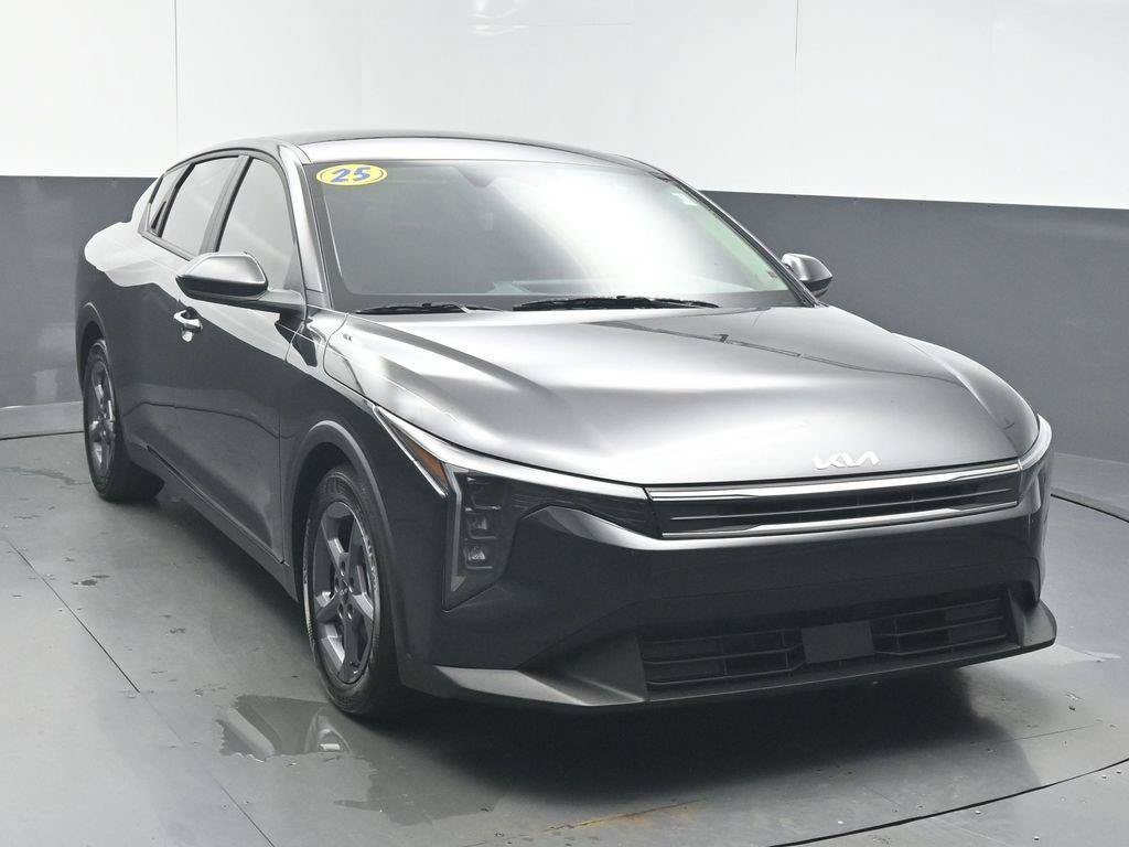 Used 2025 Kia K4 FWD image 2