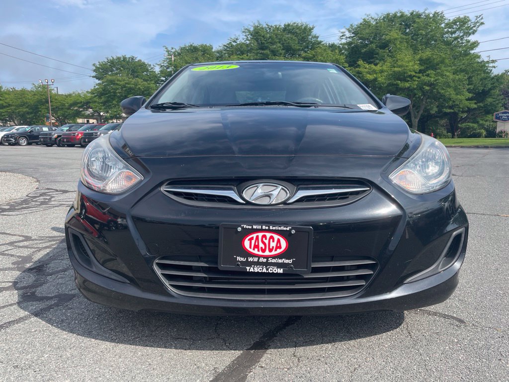 Used 2013 Hyundai Accent GLS FWD image 2