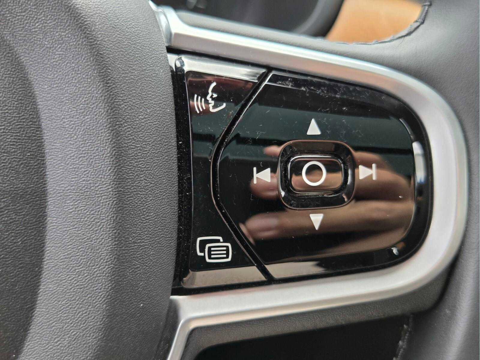 Used 2018 Volvo V90 T5 Inscription image 31