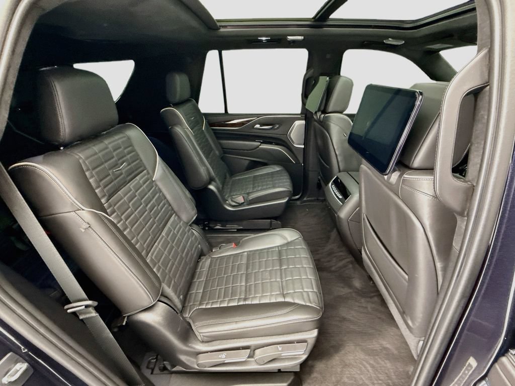 Used 2023 Cadillac Escalade Sport Platinum w/ Heavy-Duty Trailer Package AWD/4WD image 21