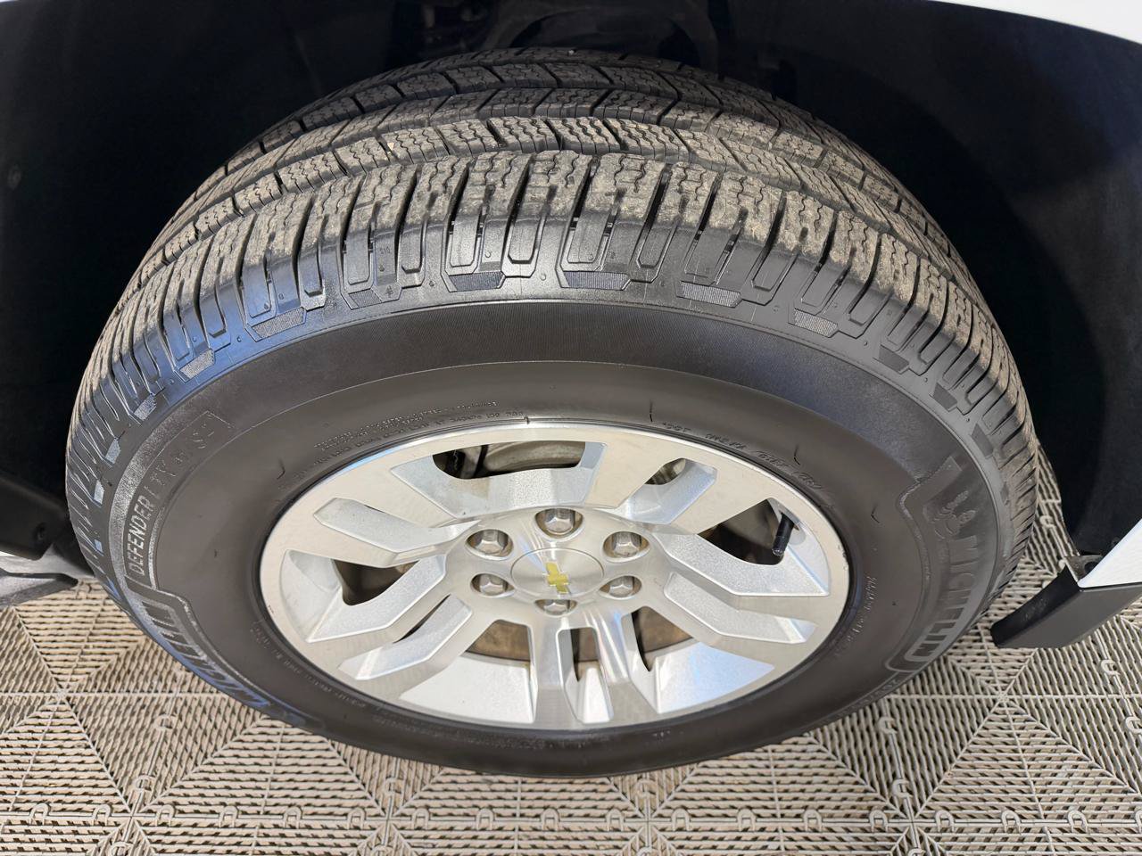 Used 2015 Chevrolet Suburban LT AWD/4WD image 11