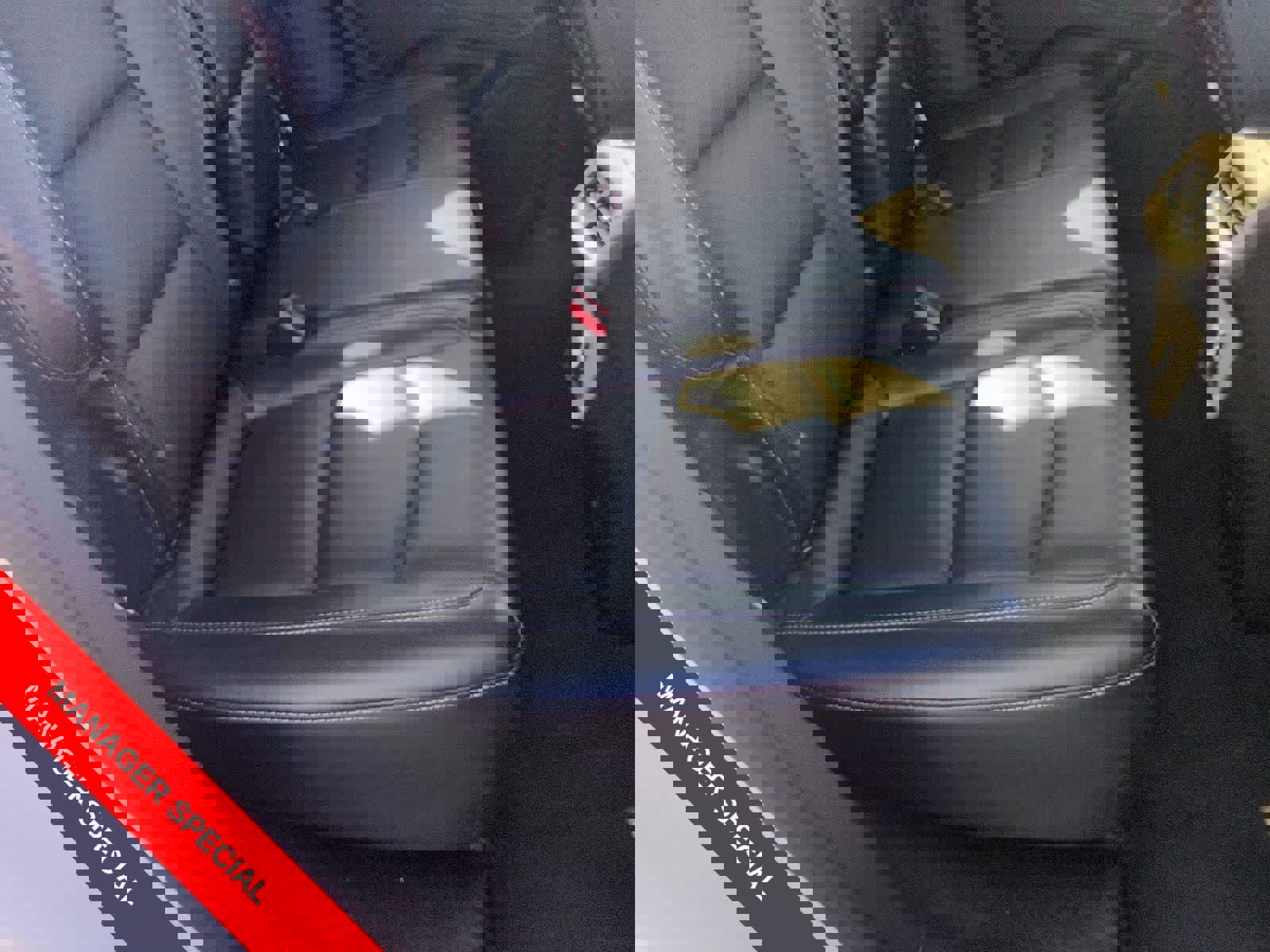 Used 2023 GMC Terrain SLT image 18