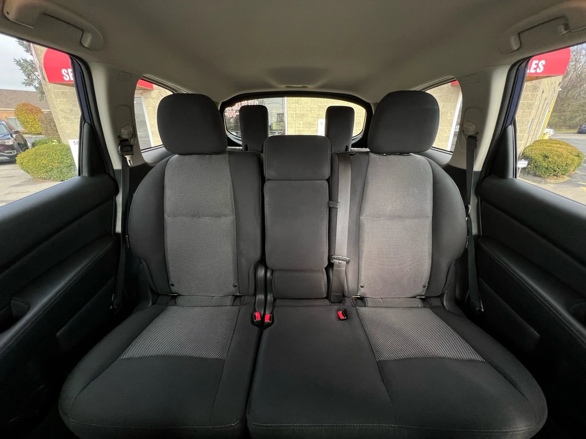 Used 2019 Nissan Pathfinder SV image 25