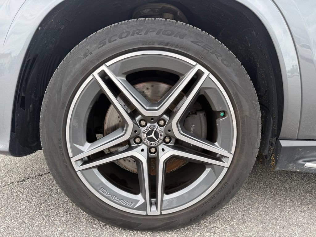 Used 2024 Mercedes-Benz GLS 450 4MATIC image 10