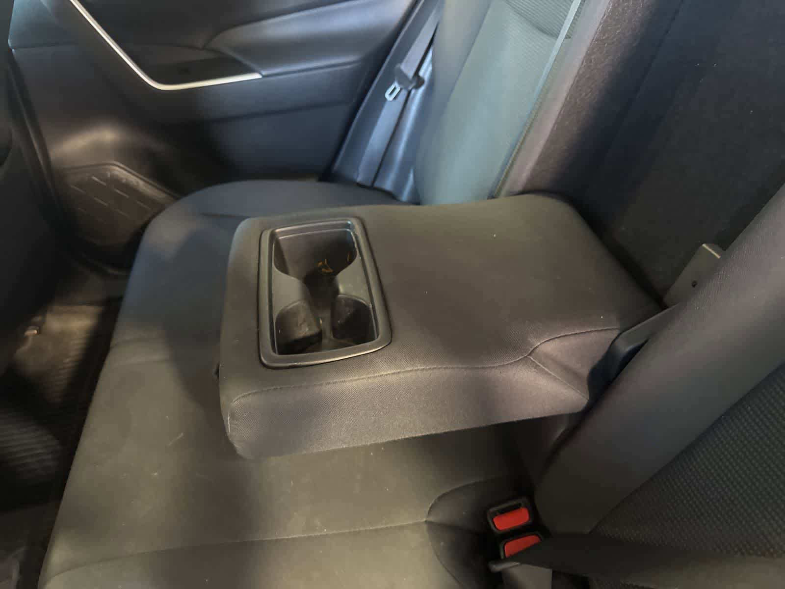 Used 2021 Toyota RAV4 LE AWD/4WD image 16