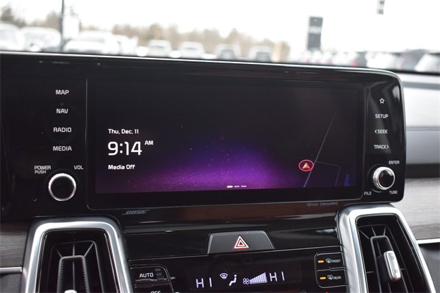 Certified 2022 Kia Sorento SX Prestige w/ Rust Color Package image 32