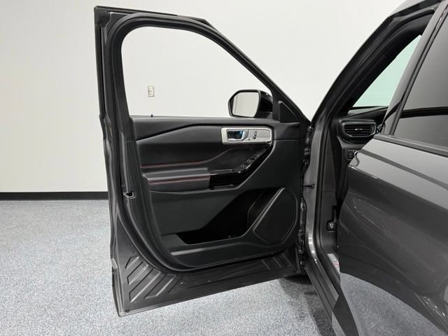 Used 2024 Ford Explorer ST-Line w/ Class IV Trailer Tow Package RWD image 11
