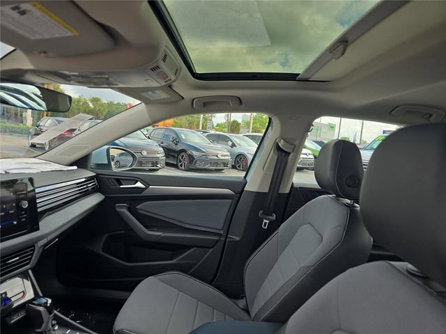 New 2026 Volkswagen Jetta SE FWD image 25