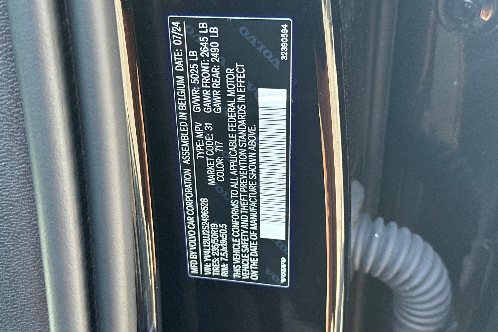 Certified 2025 Volvo XC40 B5 Core w/ Protection Package Premier image 34