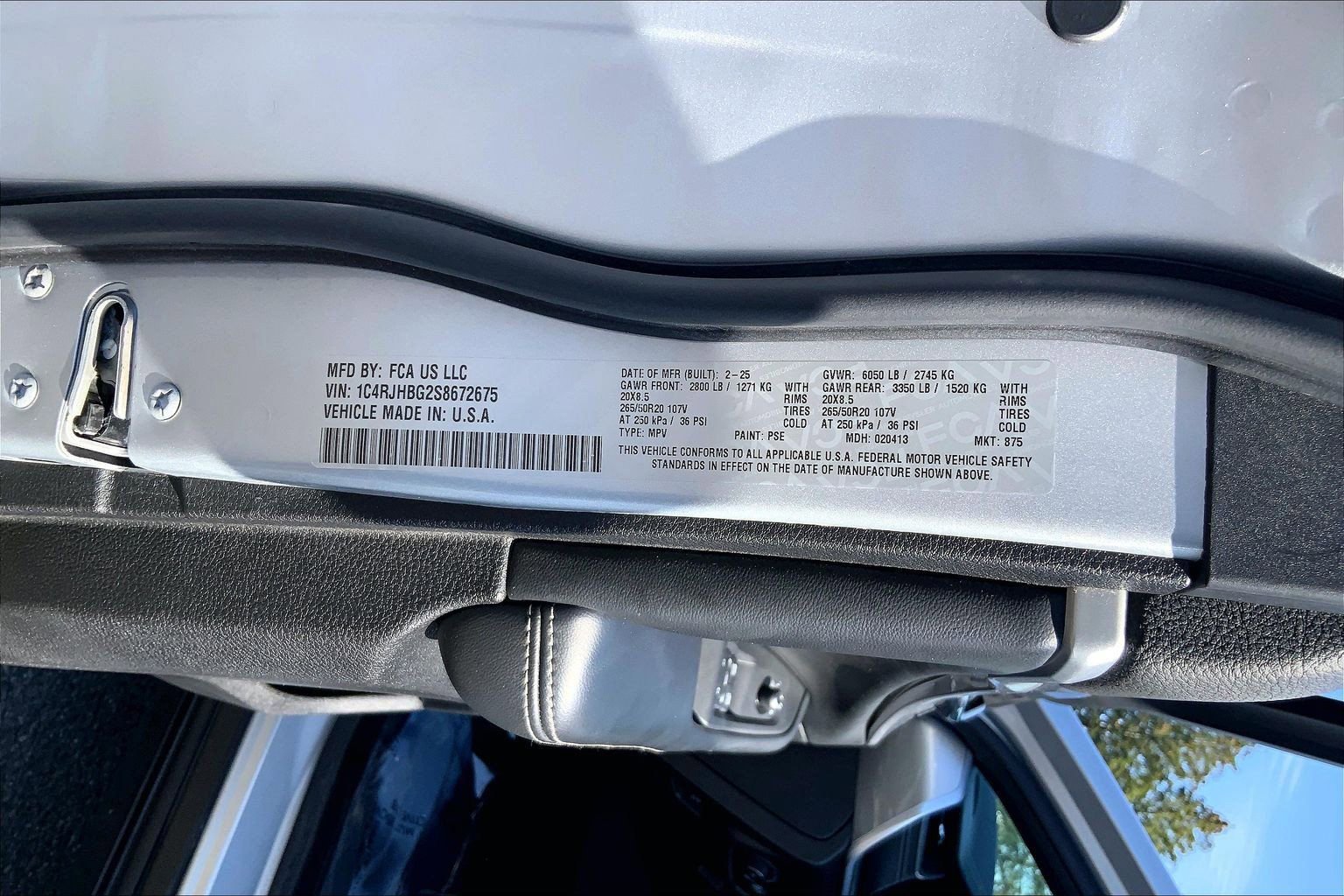 Certified 2025 Jeep Grand Cherokee Limited w/ Black Appearance Package AWD/4WD image 31