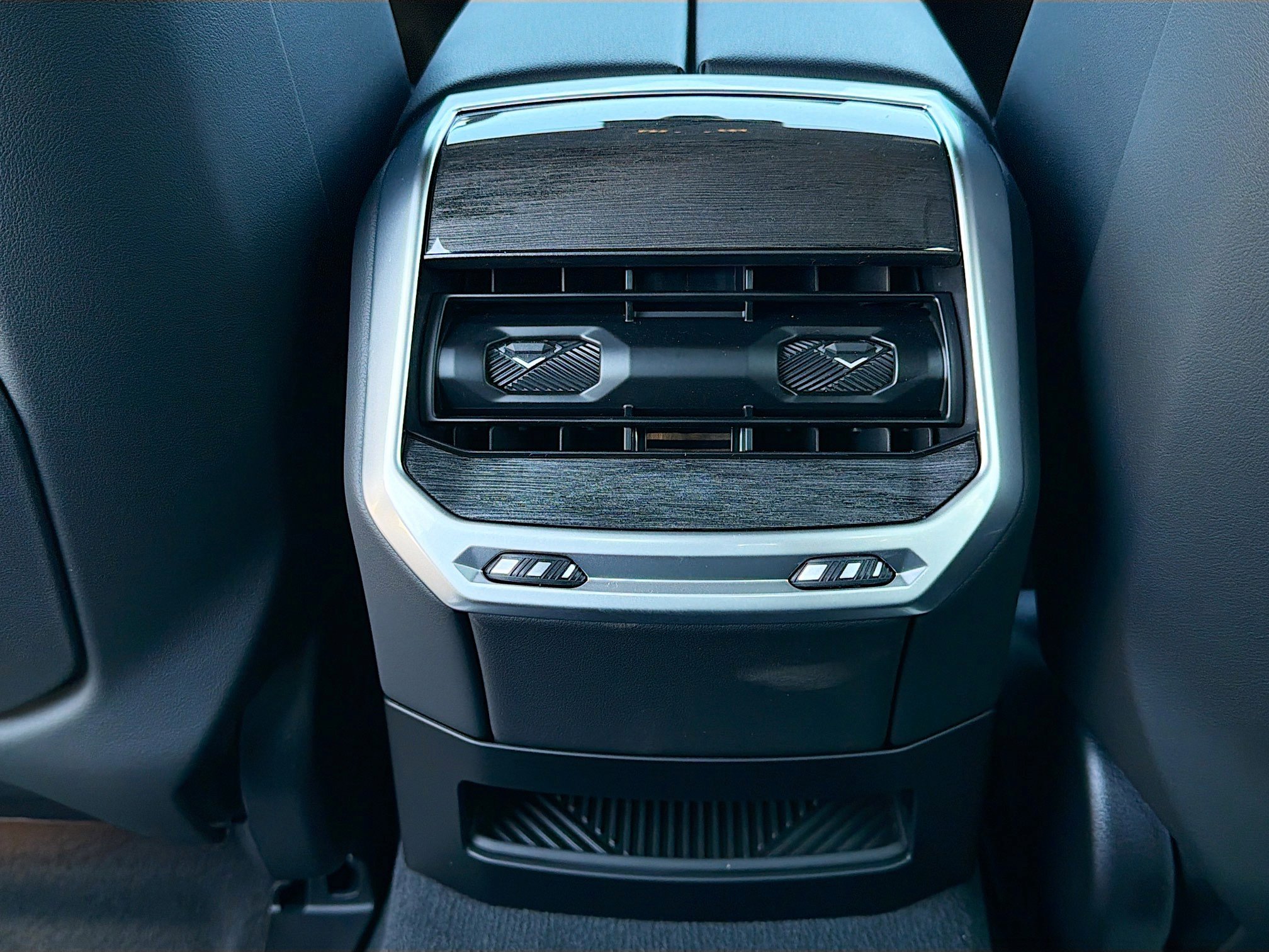 New 2026 BMW 740i xDrive w/ Premium Package image 20