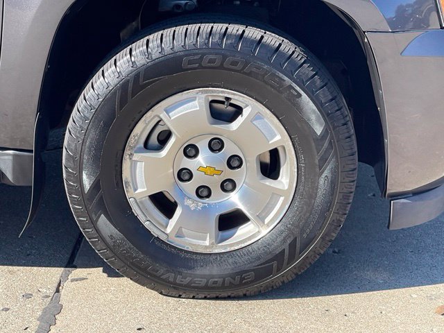 Used 2010 Chevrolet Suburban LT AWD/4WD image 10