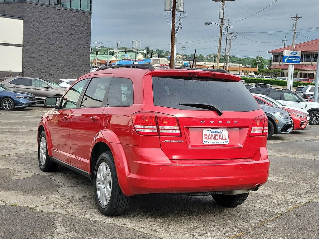 Used 2020 Dodge Journey SE FWD image 4