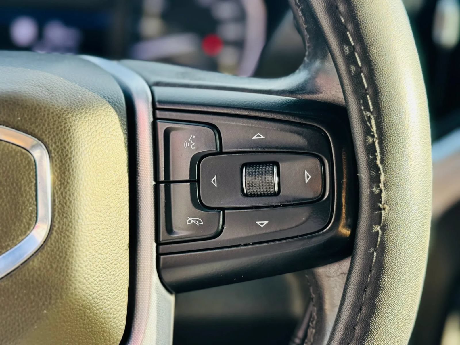 Used 2019 GMC Sierra 1500 SLT w/ SLT Premium Plus Package AWD/4WD image 12