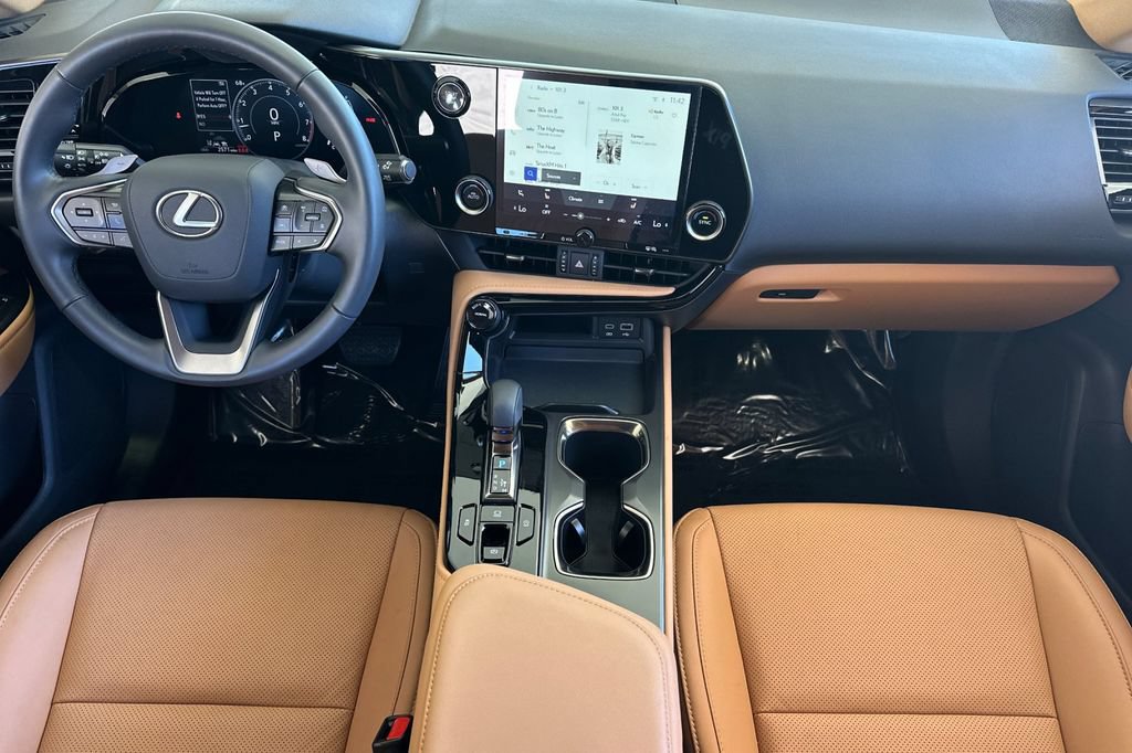 Used 2025 Lexus NX 250 FWD w/ Accessory Package (Z2) image 15