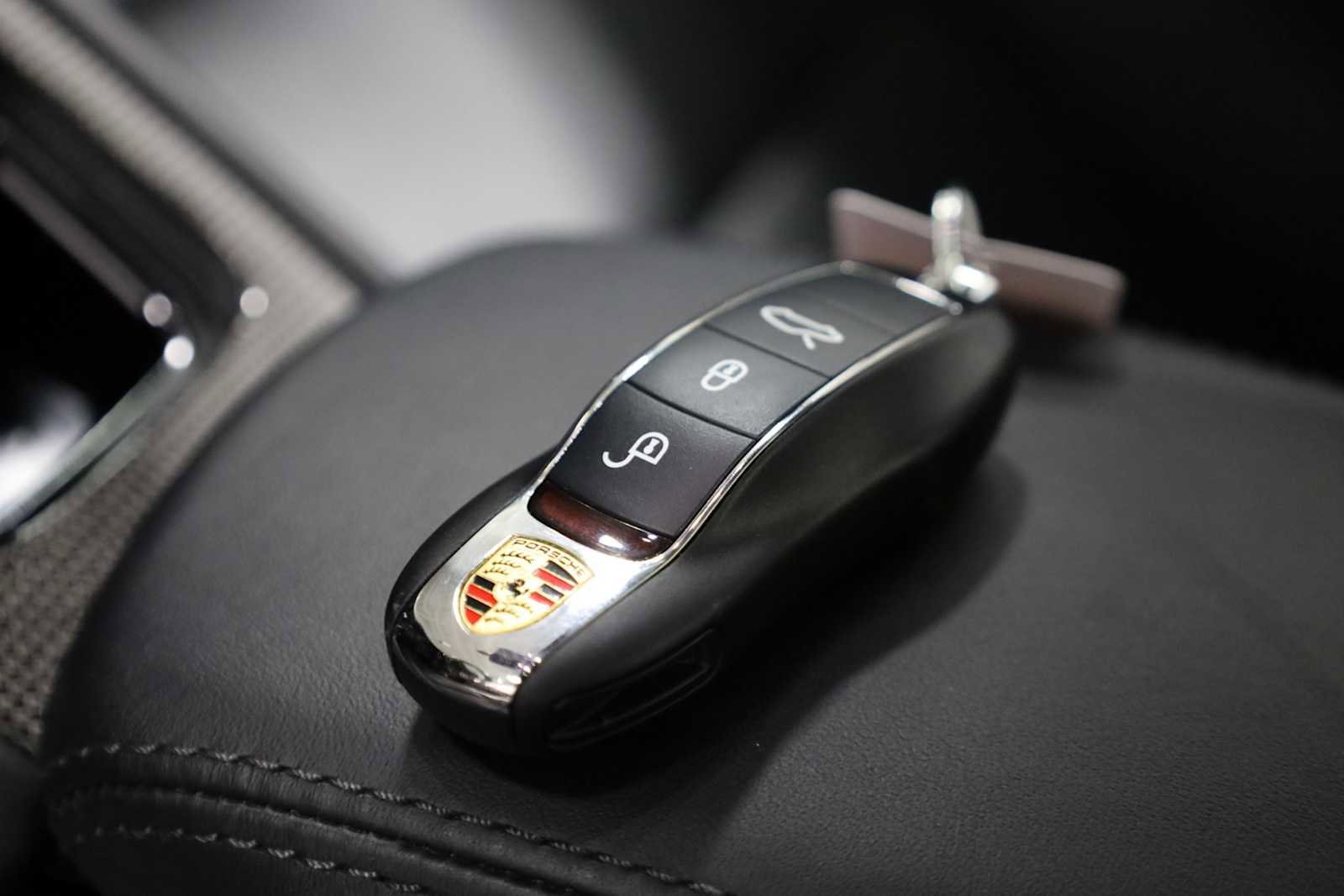 Used 2019 Porsche 911 Turbo image 50