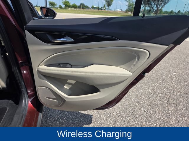 Used 2018 Buick Regal Essence w/ Driver Confidence Package #1 AWD/4WD image 45