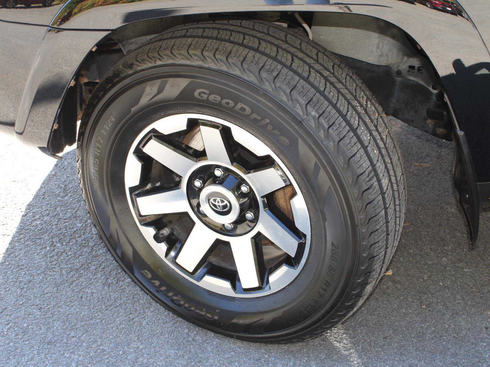 Used 2020 Toyota 4Runner TRD Off-Road image 16