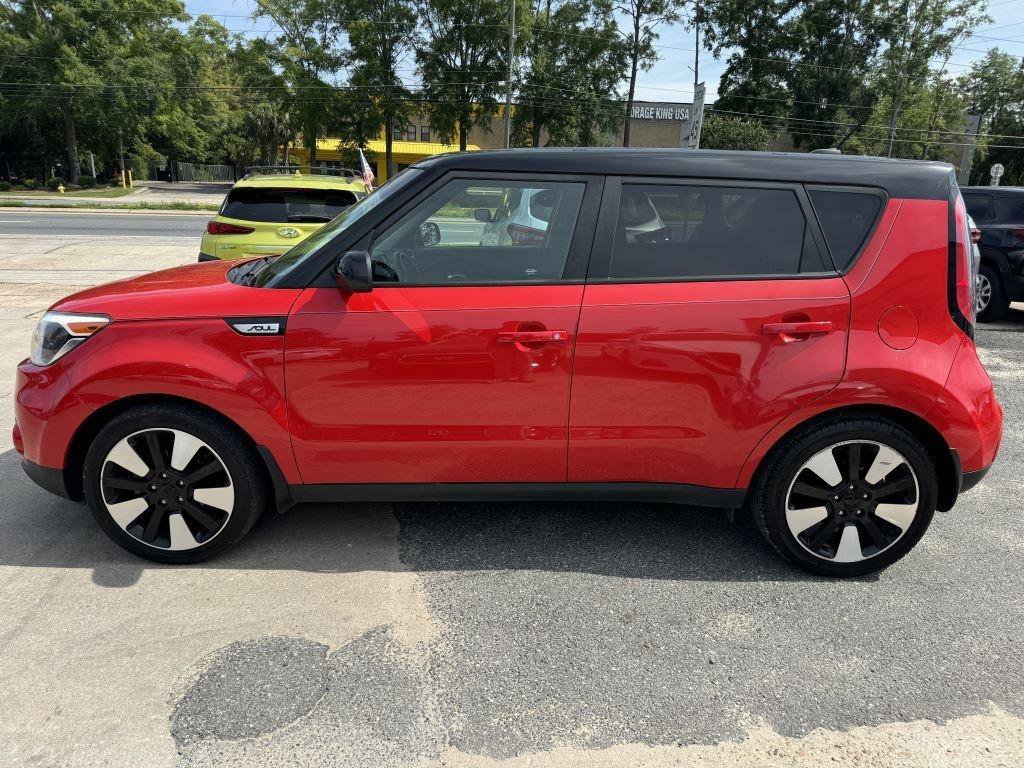 Used 2017 Kia Soul + w/ Designer's Package FWD image 10