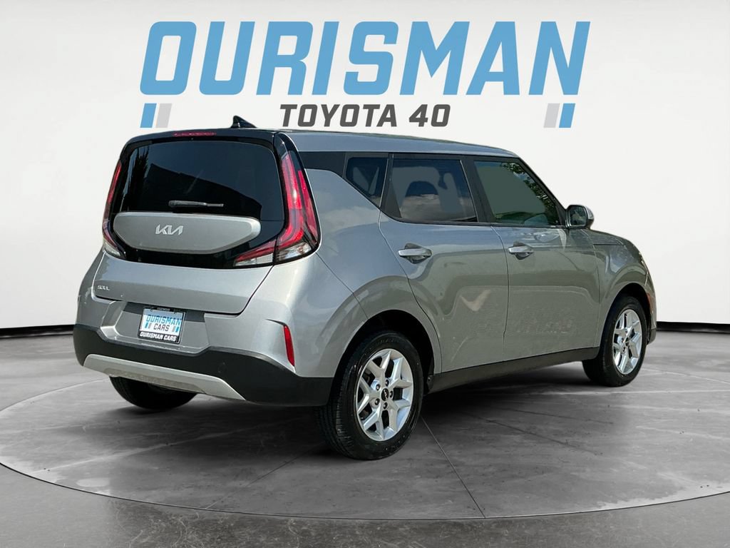 Used 2024 Kia Soul LX w/ Option Group 015 FWD image 7