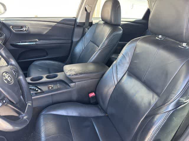 Used 2014 Toyota Avalon XLE Touring FWD image 3