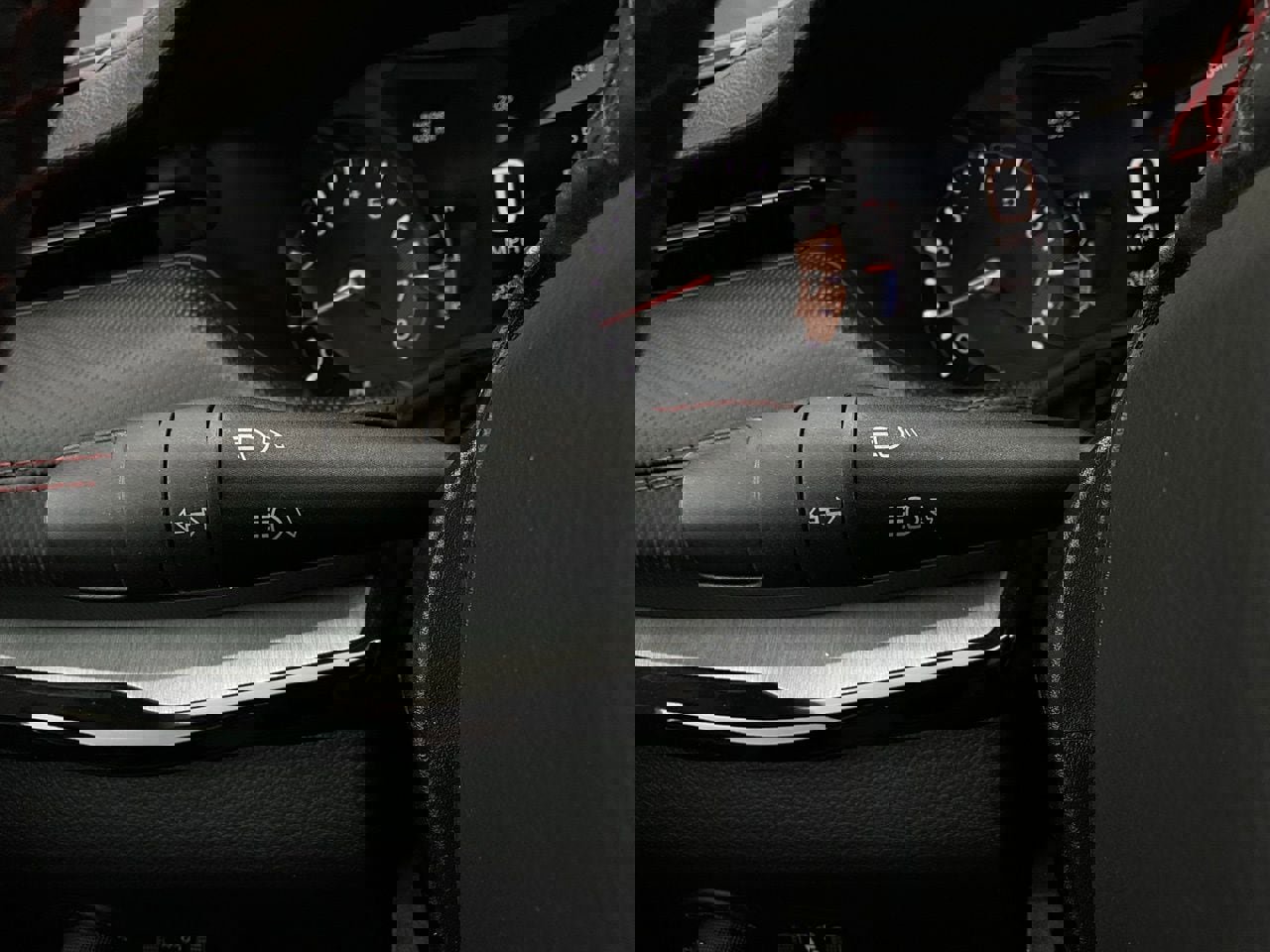 Used 2025 Jeep Compass Trailhawk image 36