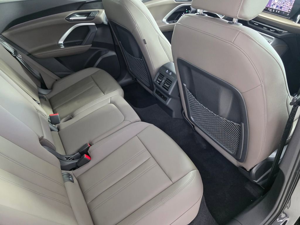 Used 2025 Audi Q5 Premium image 27