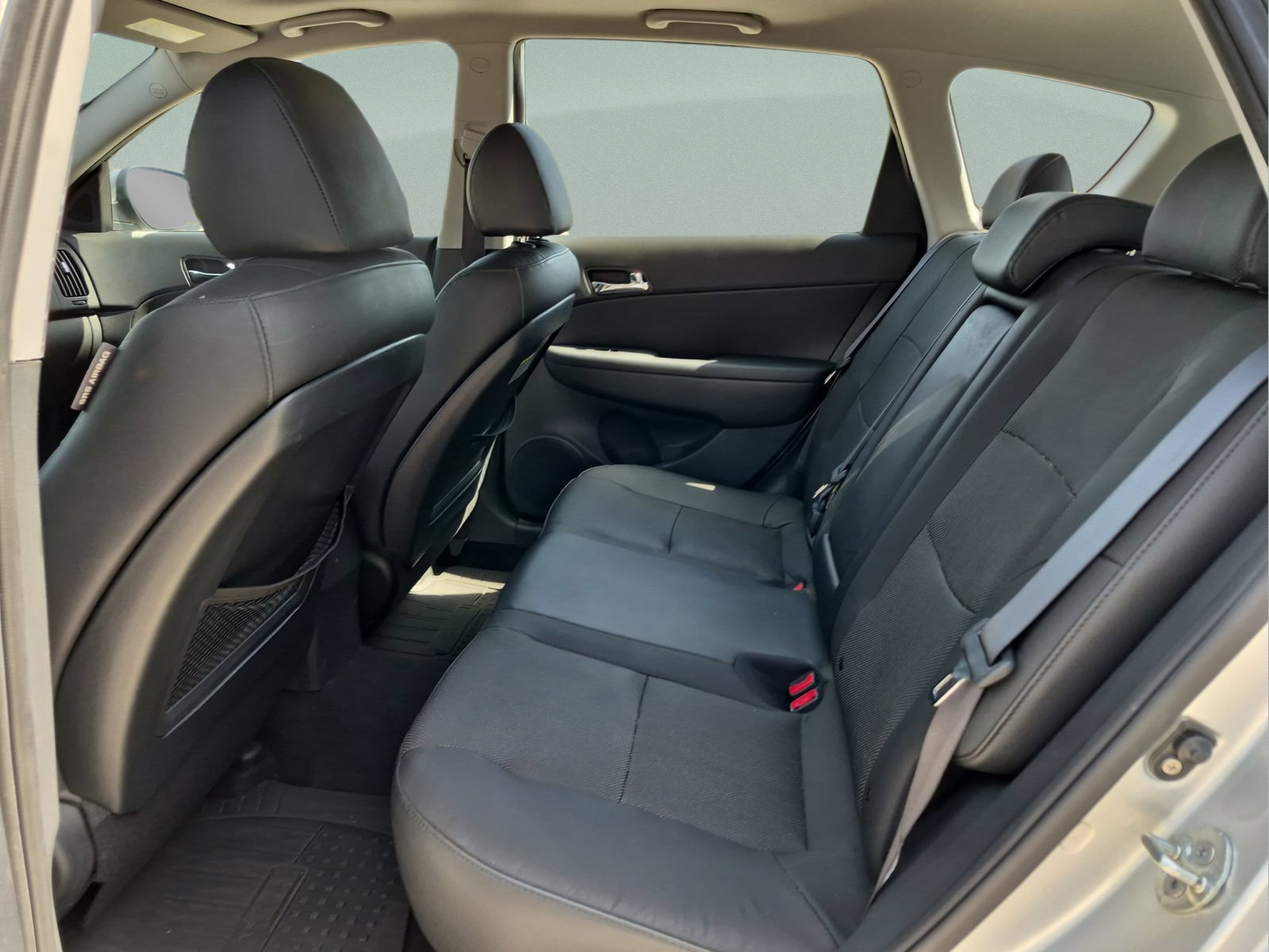 Used 2011 Hyundai Elantra FWD image 17