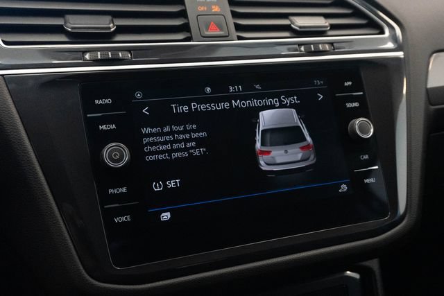 Used 2024 Volkswagen Tiguan SE FWD image 4