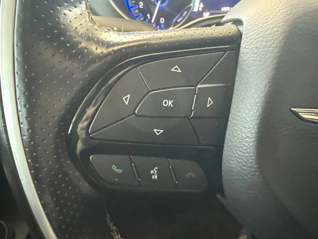 Used 2019 Chrysler Pacifica Limited w/ Advanced Safetytec Group FWD image 22