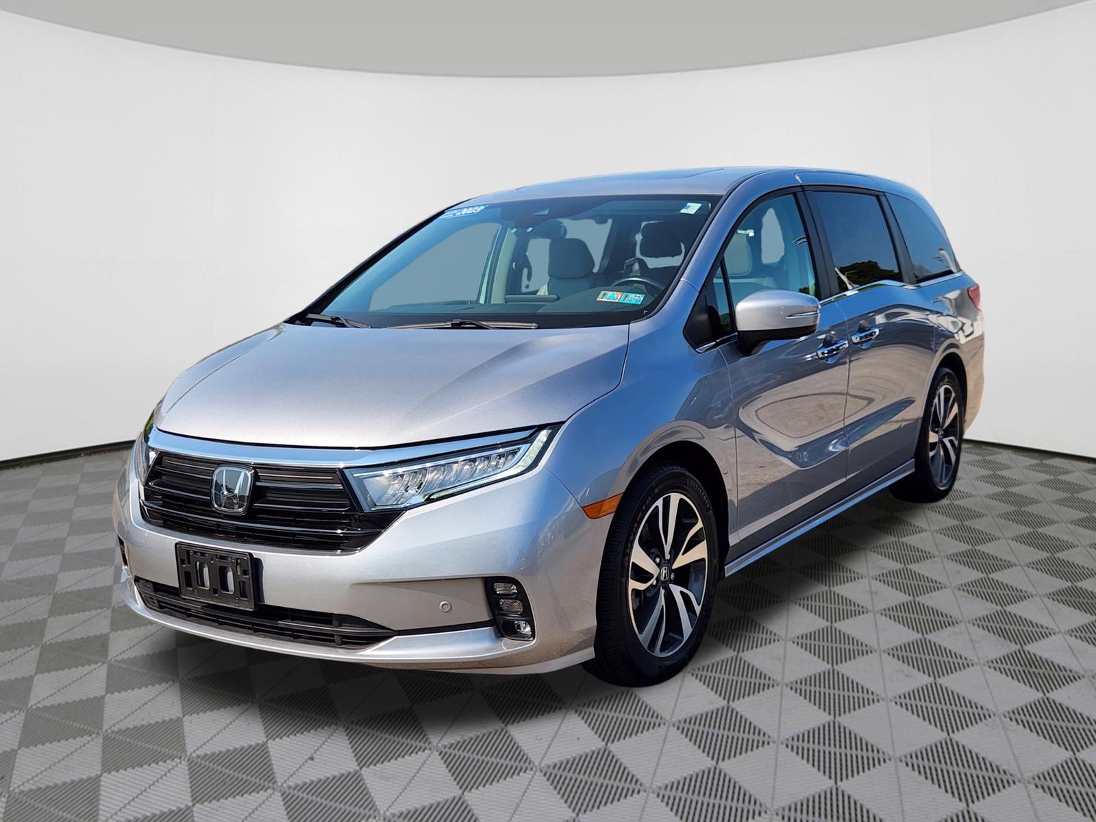 Certified 2023 Honda Odyssey Touring image 2