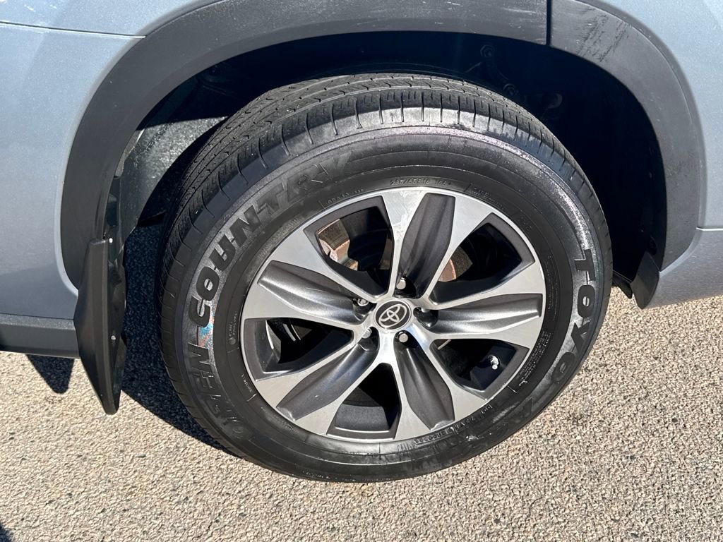 Used 2022 Toyota Highlander XLE image 47