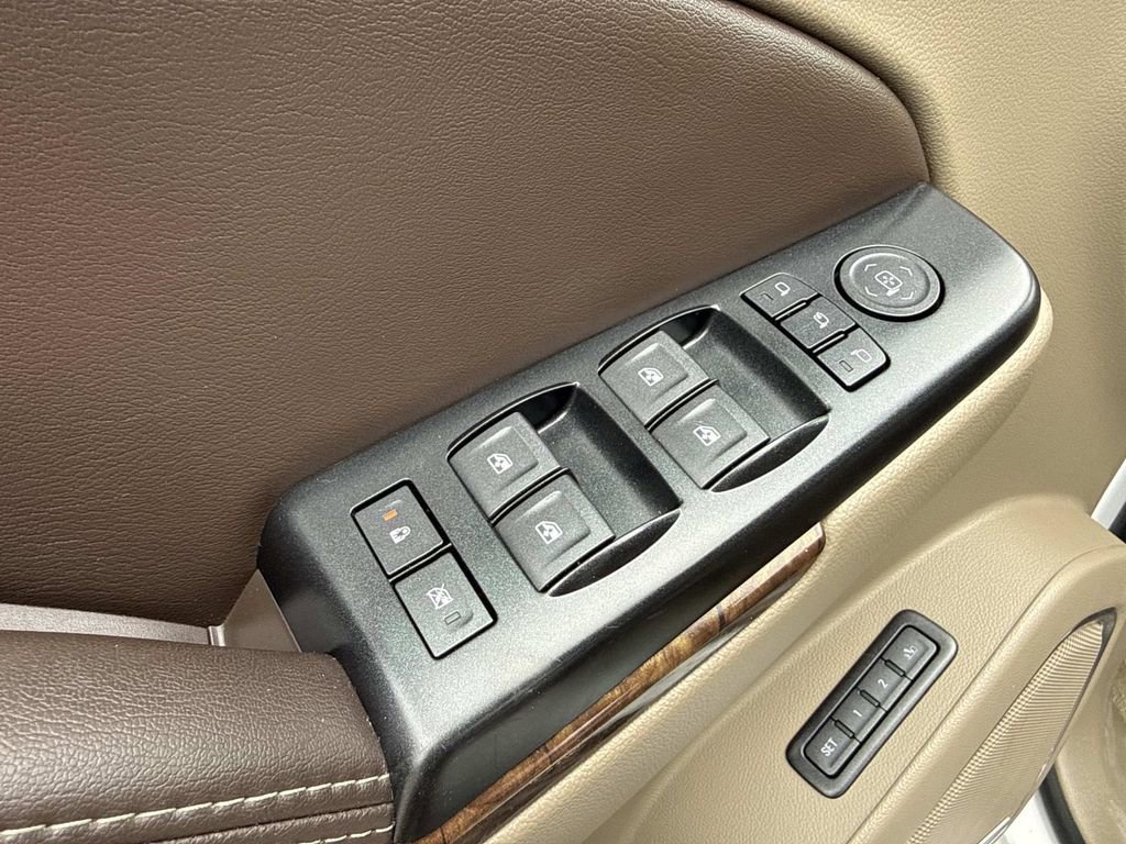 Used 2017 Chevrolet Tahoe LT w/ Luxury Package AWD/4WD image 24