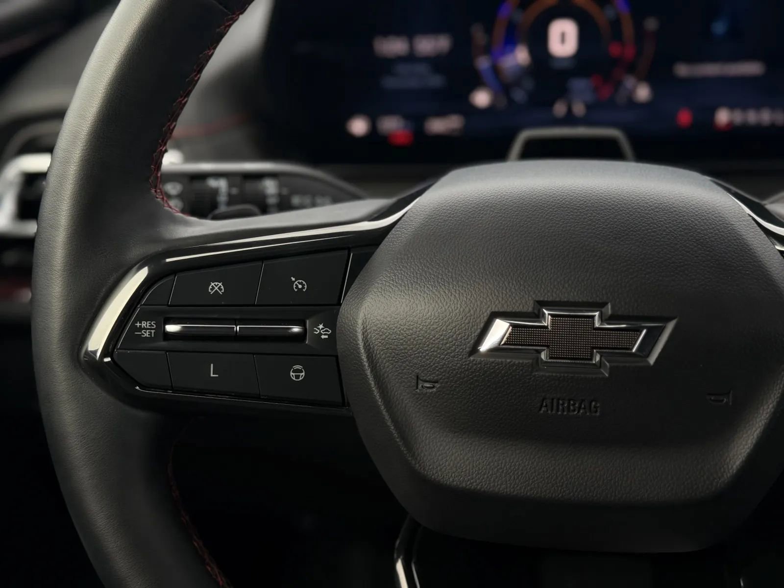 Used 2024 Chevrolet Traverse RS image 25