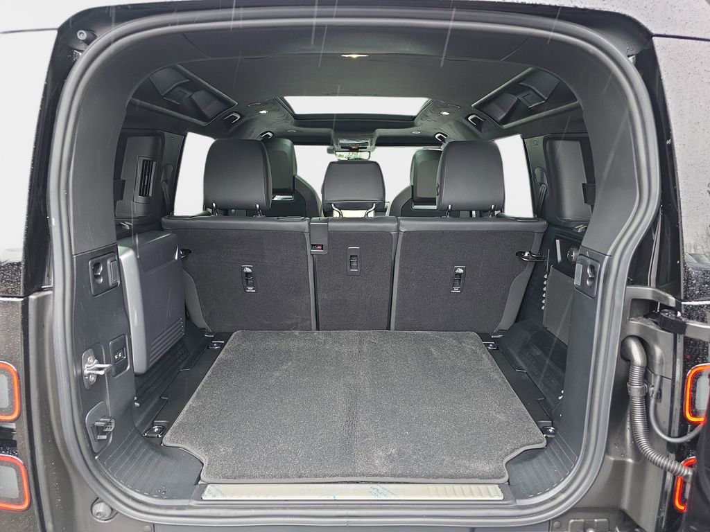 New 2026 Land Rover Defender 110 OCTA image 12