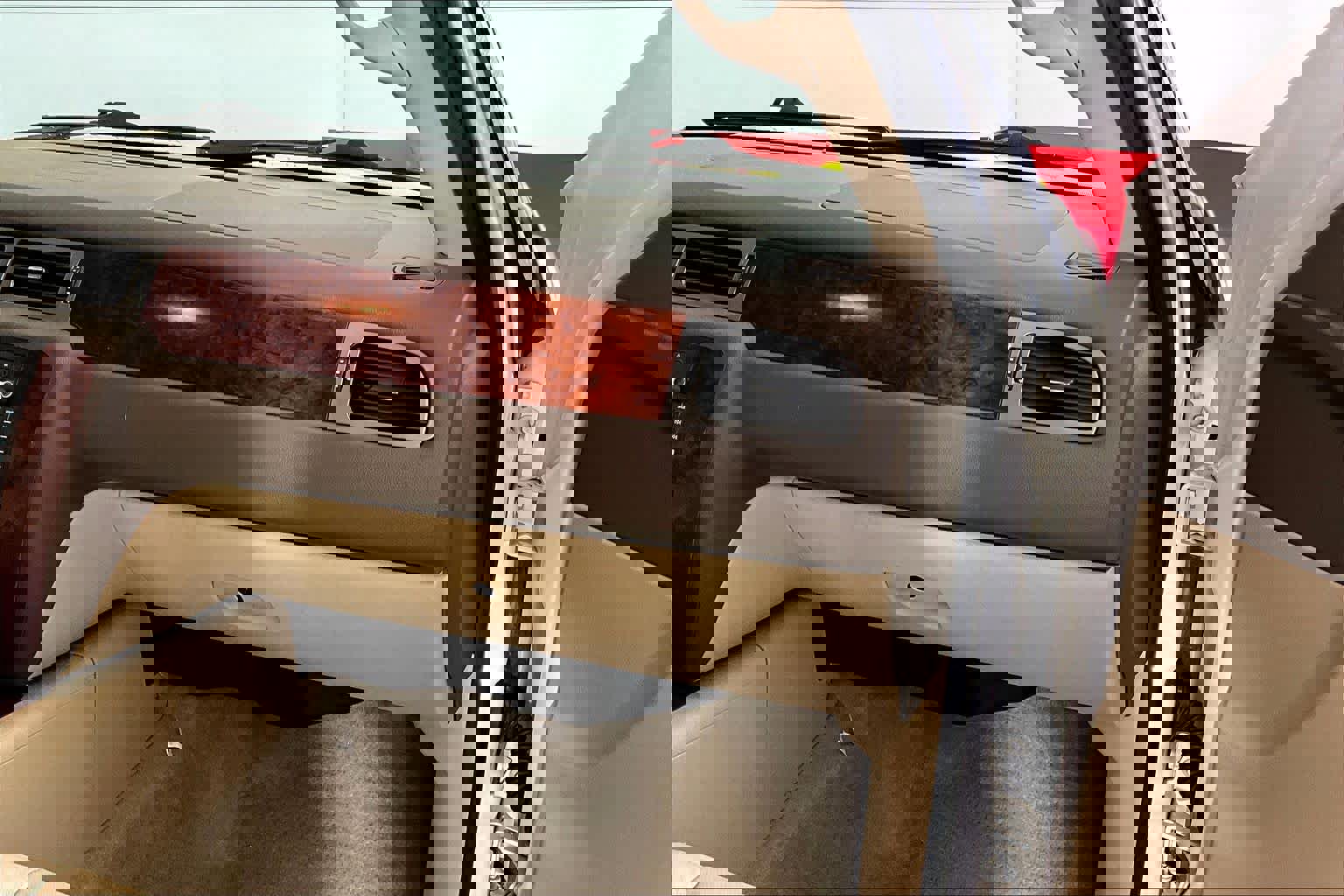 Used 2013 Chevrolet Tahoe LTZ image 17