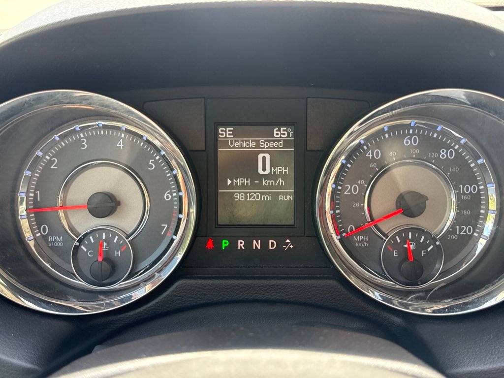 Used 2012 Chrysler Town & Country Touring image 14