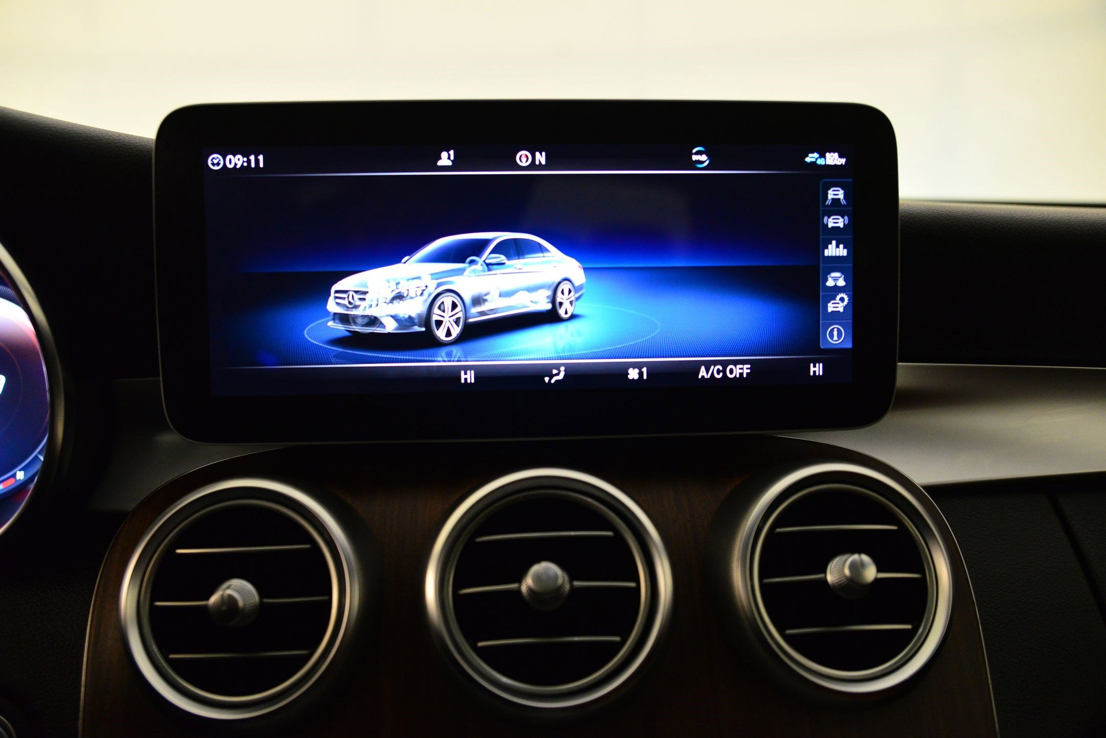 Used 2019 Mercedes-Benz C 300 4MATIC Sedan image 31