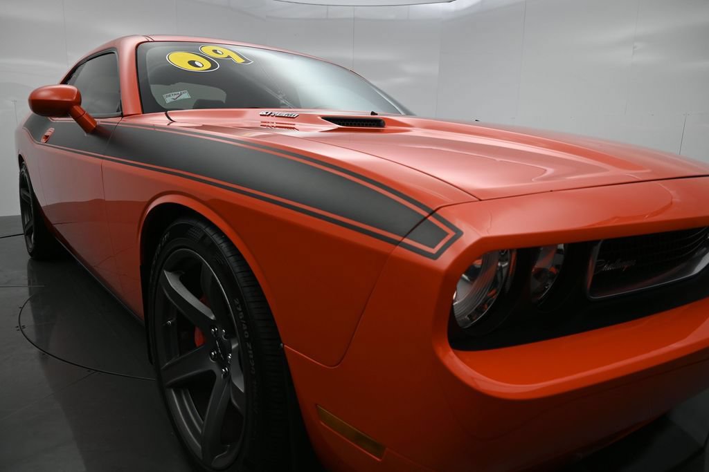 Used 2009 Dodge Challenger SRT8 RWD image 26