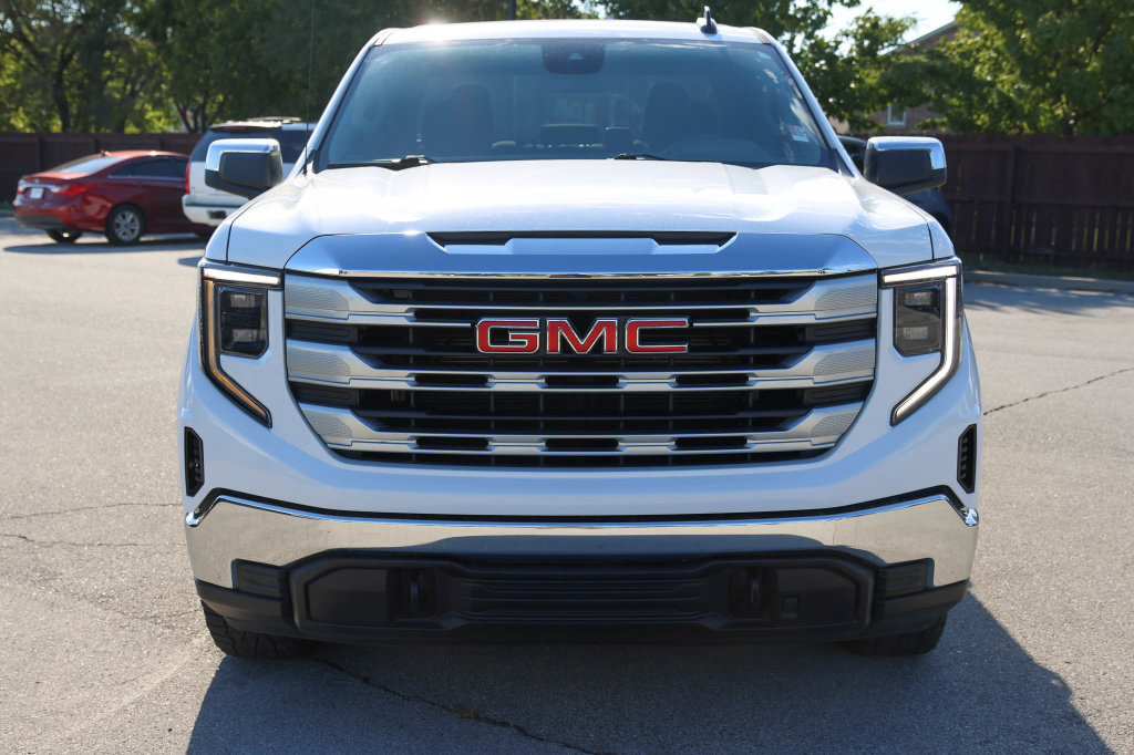 Used 2023 GMC Sierra 1500 SLE w/ X31 Off-Road Package AWD/4WD image 2