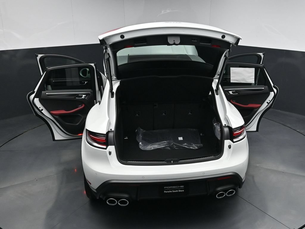 New 2026 Porsche Macan AWD/4WD image 32