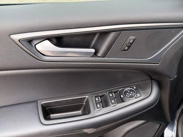 Used 2024 Ford Edge SE w/ Black Appearance Package image 15