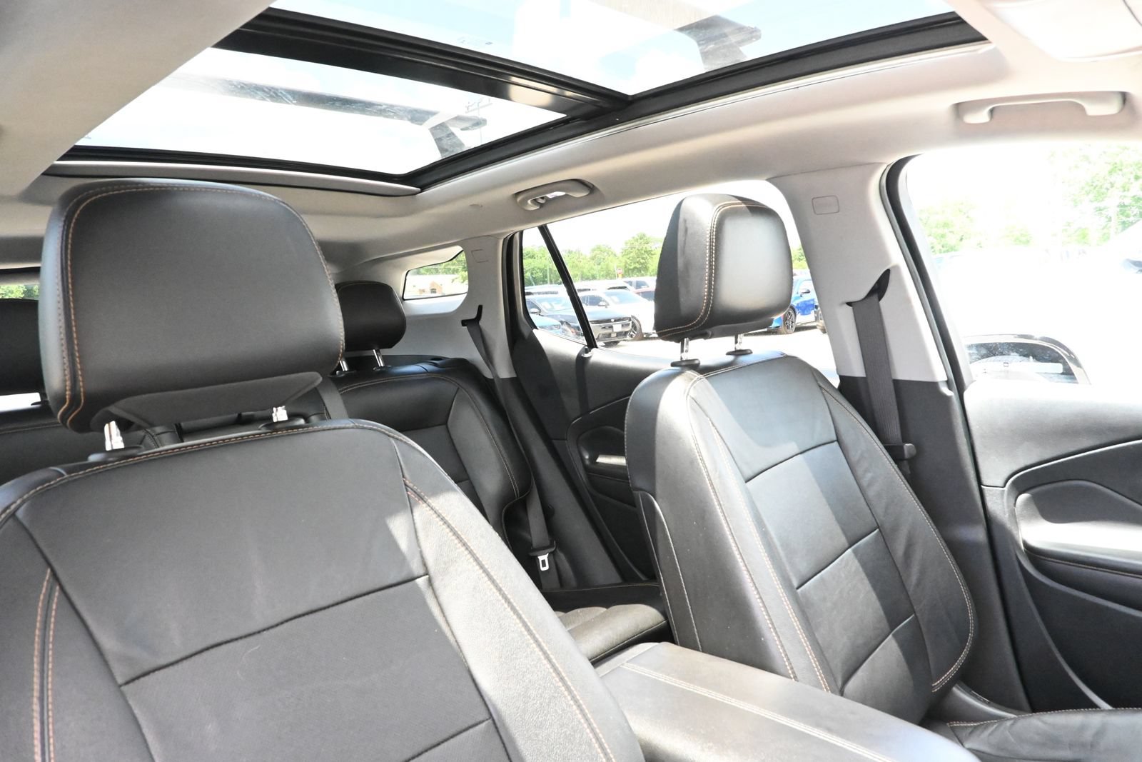 Used 2021 GMC Terrain SLT w/ LPO, 'HIT The Road' Package FWD image 37
