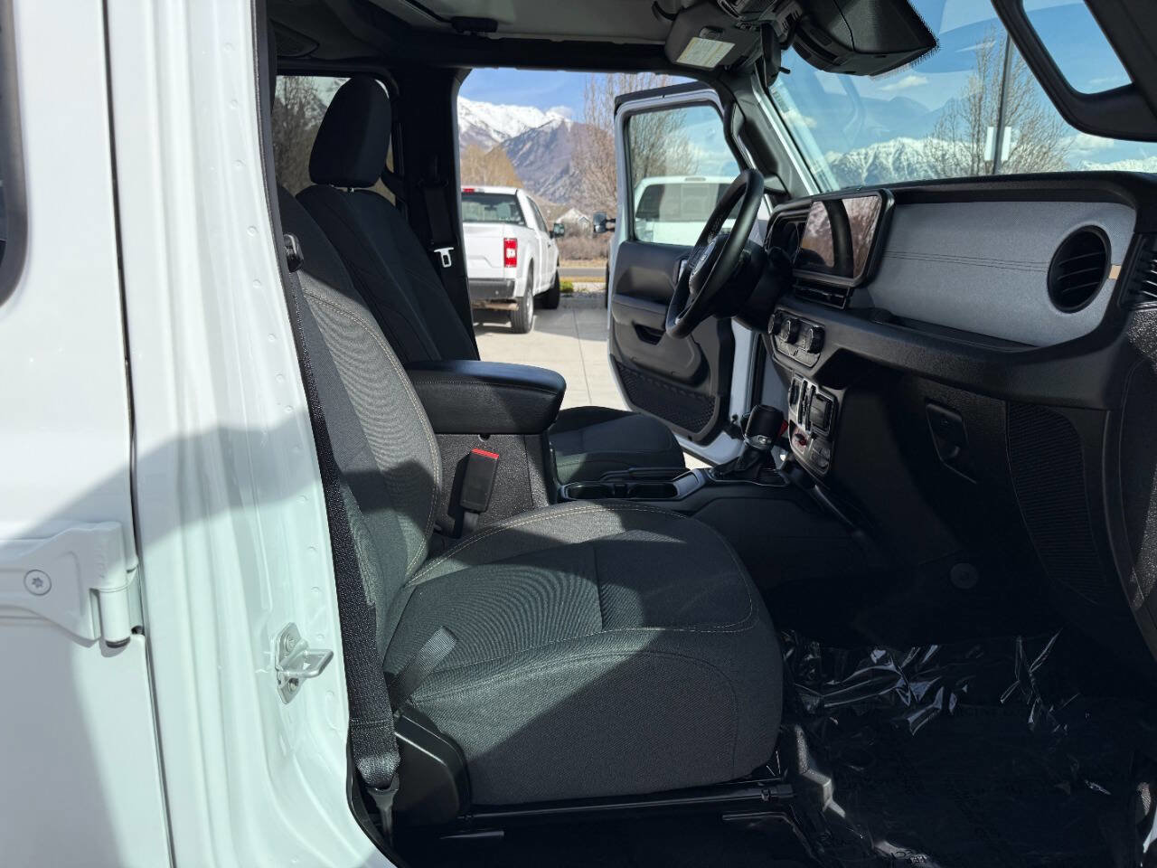 Used 2025 Jeep Wrangler Unlimited Sport S 4xe AWD/4WD image 26