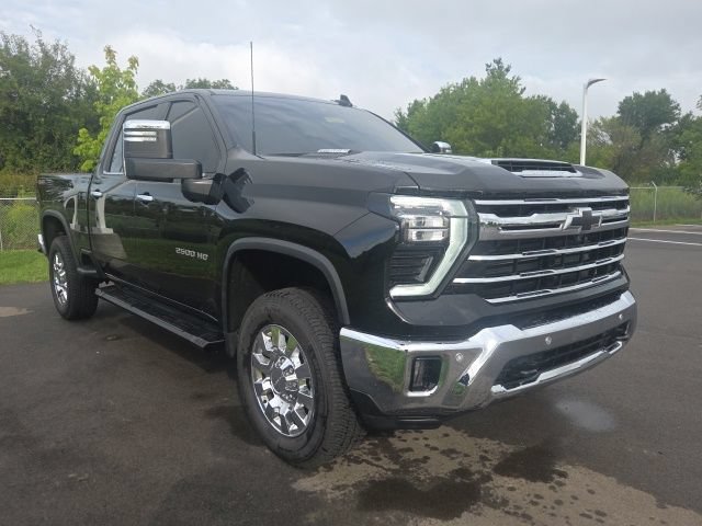 Used 2025 Chevrolet Silverado 2500 LTZ w/ LTZ Plus Package AWD/4WD image 1
