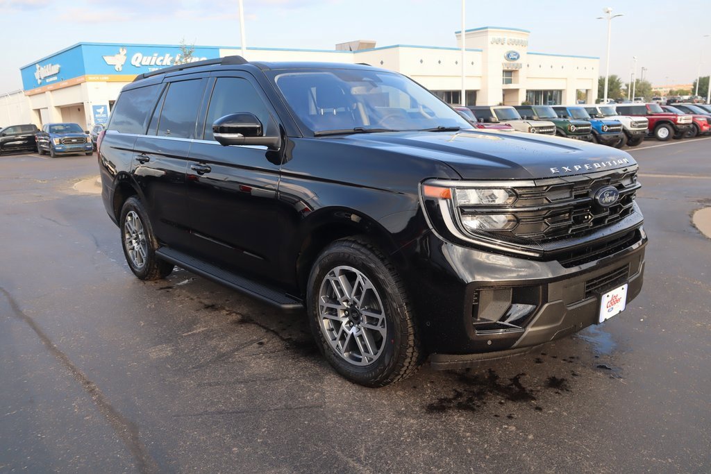 New 2025 Ford Expedition Active image 1