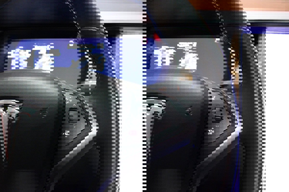 Used 2020 Tesla Model X image 43